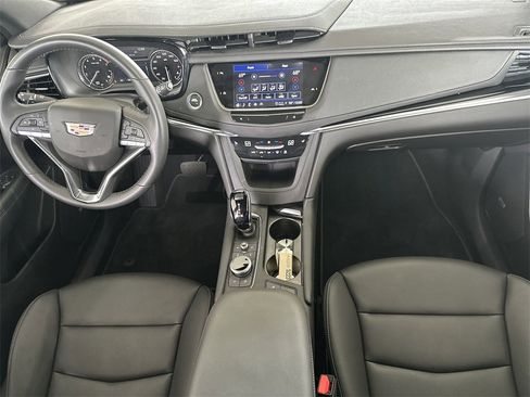 New 2025 Cadillac XT6 Luxury image 15