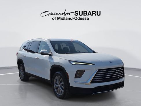 Used 2025 Buick Enclave Preferred FWD image 1