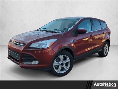 Used 2016 Ford Escape SE image 1