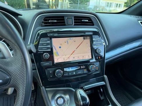 Used 2019 Nissan Maxima SR w/ Premium Package FWD image 32