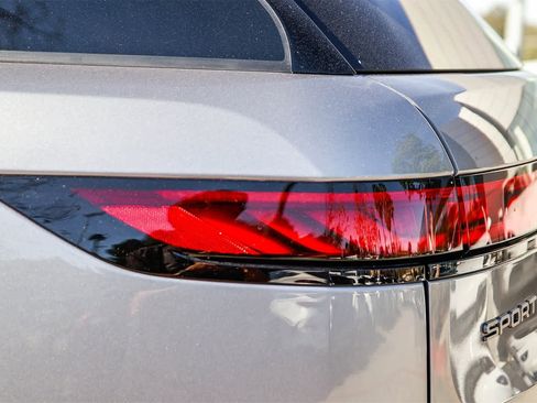 Certified 2025 Land Rover Range Rover Sport SE image 7