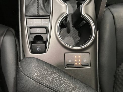 Used 2024 Toyota Camry XLE image 31