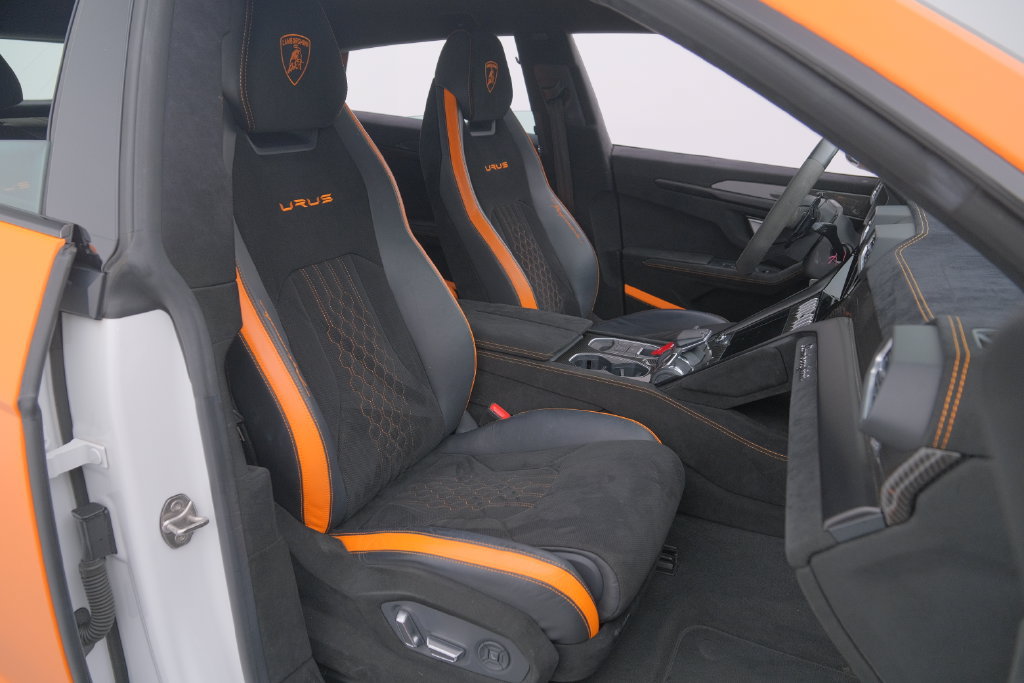 Used 2023 Lamborghini Urus Performante AWD/4WD image 21