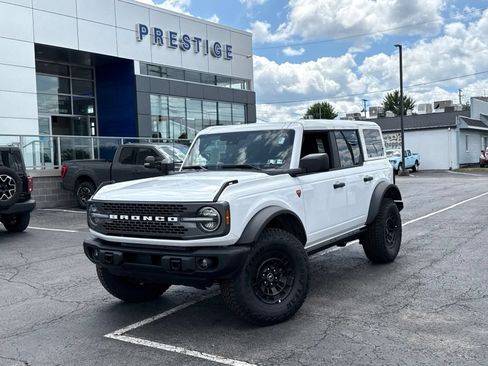New 2026 Ford Bronco Badlands w/ Sasquatch Package AWD/4WD image 1