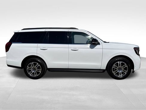 Used 2025 Ford Expedition Active AWD/4WD image 6