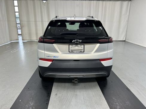 Used 2022 Chevrolet Bolt EUV LT w/ Convenience Package FWD image 20