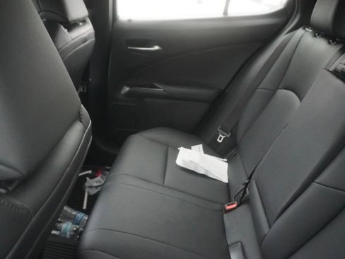 Used 2022 Lexus UX 200 w/ Accessory Package (Z2) FWD image 9