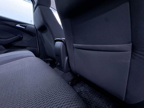 Used 2012 Ford Focus SE FWD image 36