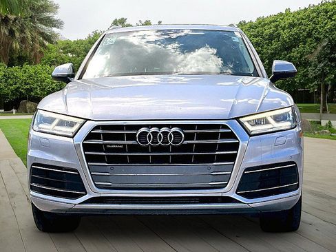 Used 2019 Audi Q5 2.0T Premium Plus w/ Premium Plus Package AWD/4WD image 2