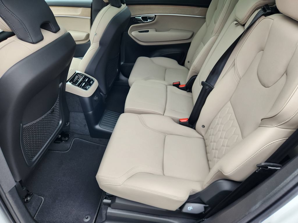 New 2026 Volvo XC90 T8 Plus w/ Protection Package Premier AWD/4WD image 11