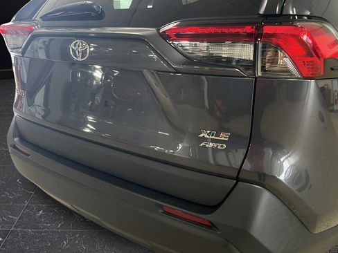 Used 2020 Toyota RAV4 XLE w/ All Weather Liner Package AWD/4WD image 33