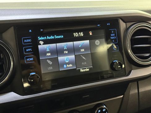 Used 2018 Toyota Tacoma TRD Sport RWD image 19