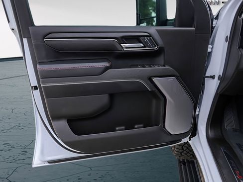 Used 2025 GMC Sierra 2500 AT4X image 26