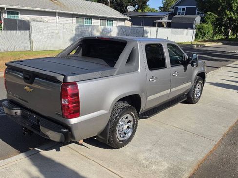 Used 2008 Chevrolet Avalanche LT AWD/4WD image 5