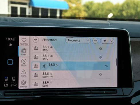 Used 2026 Volkswagen Atlas SE FWD image 16