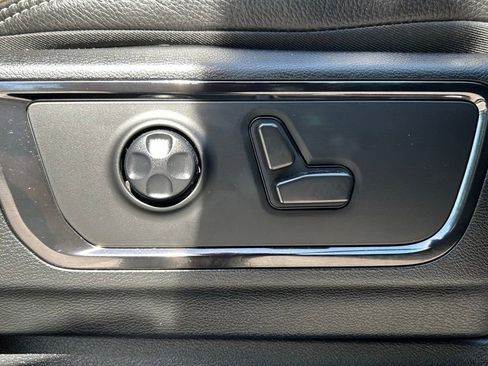 Used 2022 RAM 1500 Limited image 12