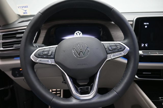 Used 2024 Volkswagen Atlas SEL Premium R-Line AWD/4WD image 16
