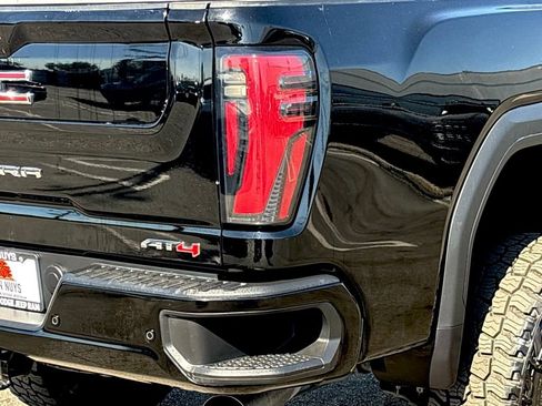 Used 2024 GMC Sierra 3500 AT4 w/ AT4 Premium Plus Package image 10