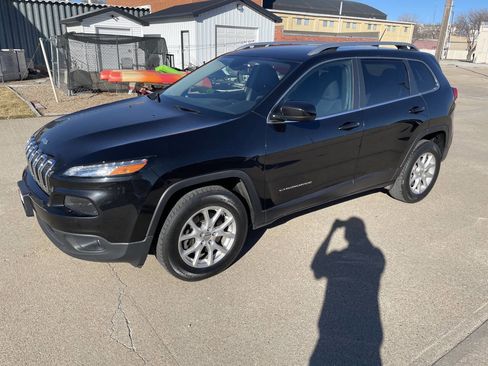 Used 2016 Jeep Cherokee Latitude image 8