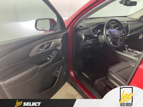 Used 2019 Chevrolet Traverse RS w/ LPO, Floor Liner Package FWD image 10