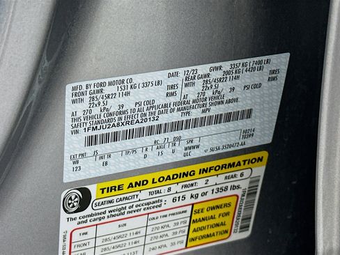 Used 2024 Ford Expedition Limited image 12