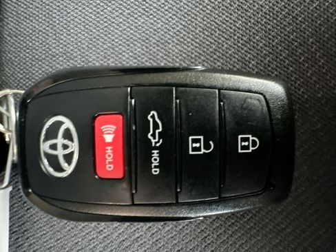 Used 2023 Toyota Tundra SR5 w/ SR5 Convenience Package AWD/4WD image 28