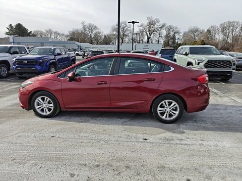 Used 2017 Chevrolet Cruze LT w/ Convenience Package image 8
