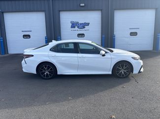 Used 2024 Toyota Camry SE video 2