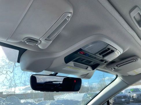 Used 2022 Subaru Crosstrek 2.5i Limited w/ Moonroof Package 2 image 21