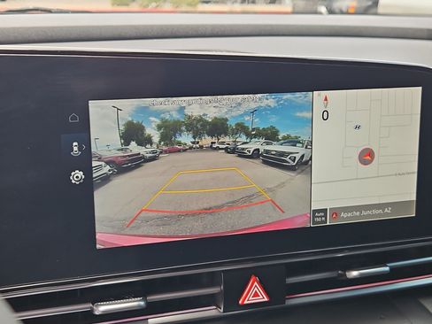 Used 2024 Hyundai Elantra SEL FWD image 19