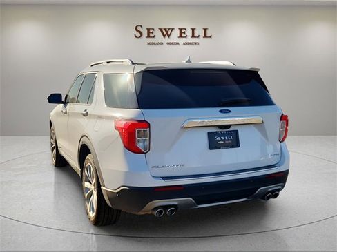 Used 2022 Ford Explorer Platinum w/ Equipment Group 601A image 3