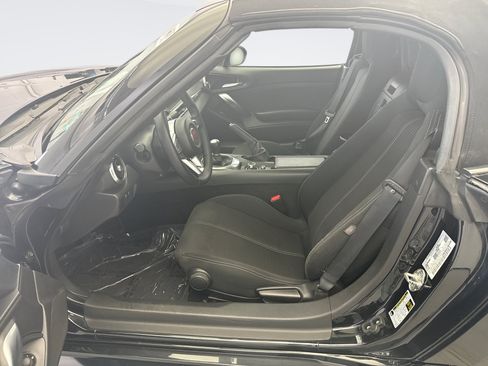 Used 2017 FIAT 124 Spider Classica RWD image 10