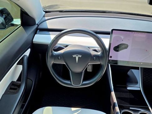 Used 2019 Tesla Model 3 RWD image 13
