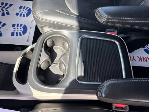 Certified 2023 Chrysler Pacifica Touring-L FWD image 29