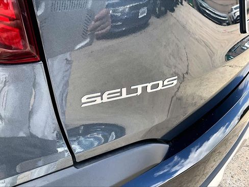 Certified 2026 Kia Seltos EX w/ EX Sunroof Package image 56