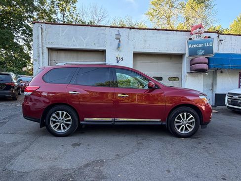 Used 2014 Nissan Pathfinder SL w/ Trailer Tow Package AWD/4WD image 11