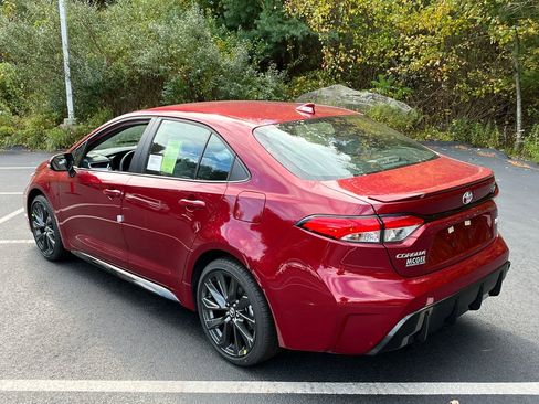 New 2026 Toyota Corolla SE w/ SE Package image 3