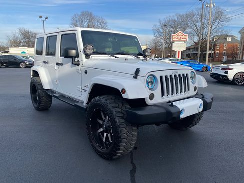 Used 2016 Jeep Wrangler Unlimited Sahara w/ Max Tow Package image 4
