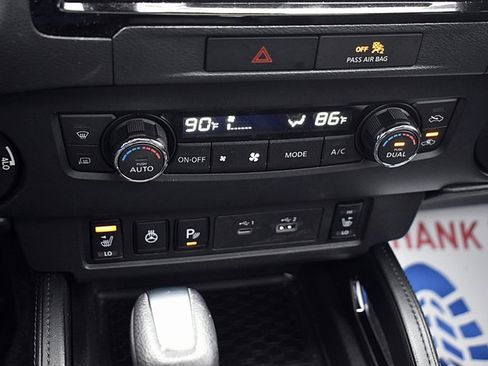 Used 2022 Nissan Frontier PRO-4X w/ Pro-4X Premium Package image 36