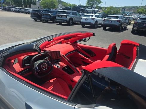 Used 2023 Chevrolet Corvette Stingray Premium Conv w/ Z51 Performance Package RWD image 10