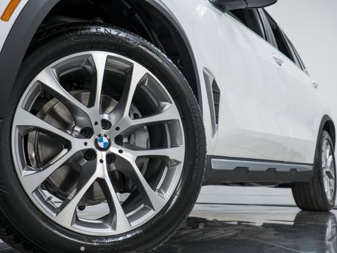 New 2026 BMW X5 xDrive40i w/ Executive Package image 27