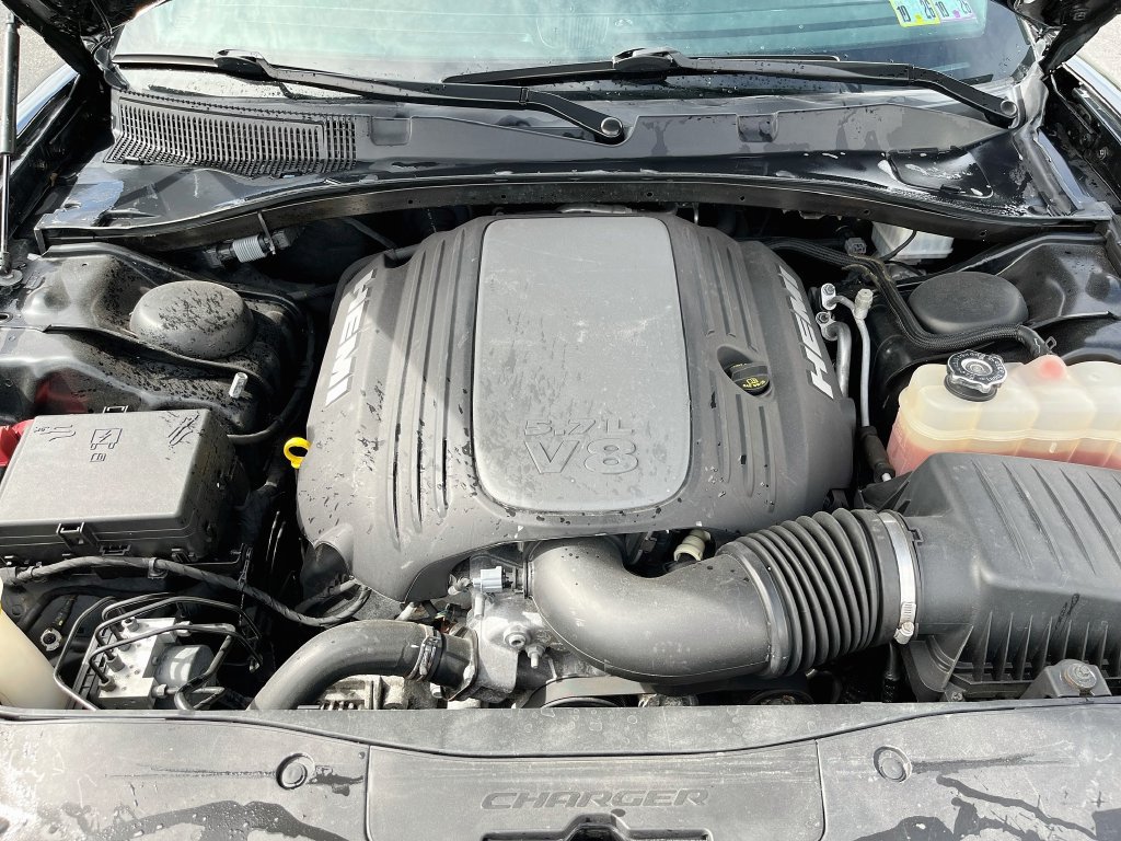 Used 2022 Dodge Charger R/T w/ Plus Group RWD image 31