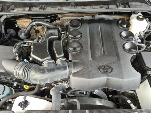 Used 2024 Toyota 4Runner TRD Off-Road Premium image 16