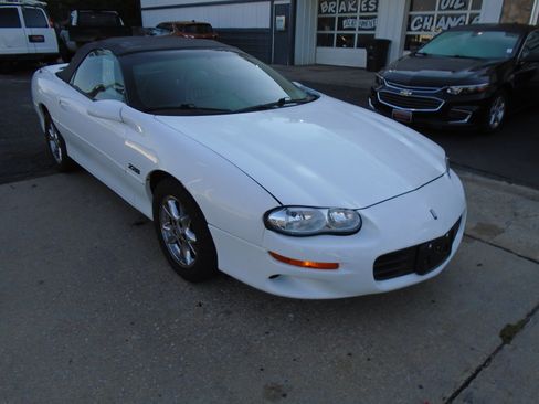 Used 2002 Chevrolet Camaro Z28 RWD image 8