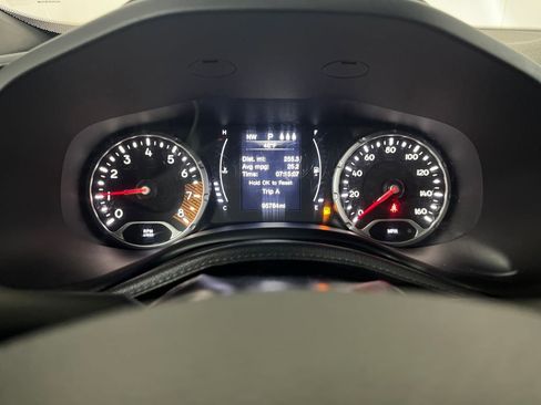 Used 2019 Jeep Renegade Latitude w/ Cold Weather Group image 67