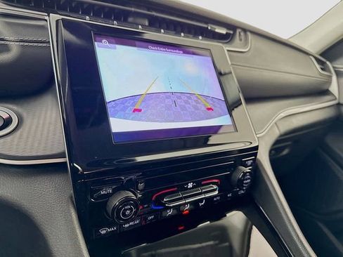 Used 2023 Jeep Grand Cherokee L Laredo image 12