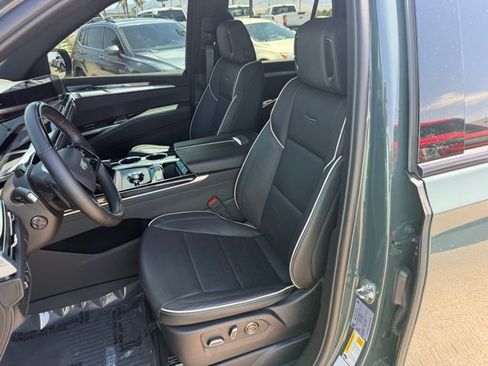 Used 2025 Cadillac Escalade Sport w/ LPO, Floor Liner Package AWD/4WD image 34
