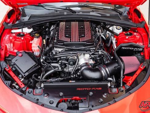 Used 2018 Chevrolet Camaro ZL1 RWD image 21