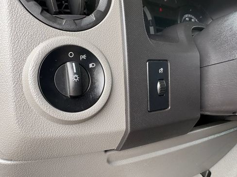 Used 2016 Ford E-450 and Econoline 450 Super Duty RWD image 14