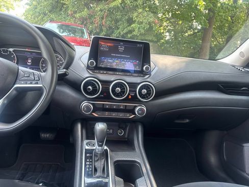 Used 2025 Nissan Sentra SV FWD image 15